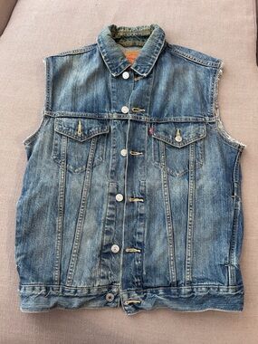 Levi's Blue Denim Cut-off Jacket with Branded Leather Patch